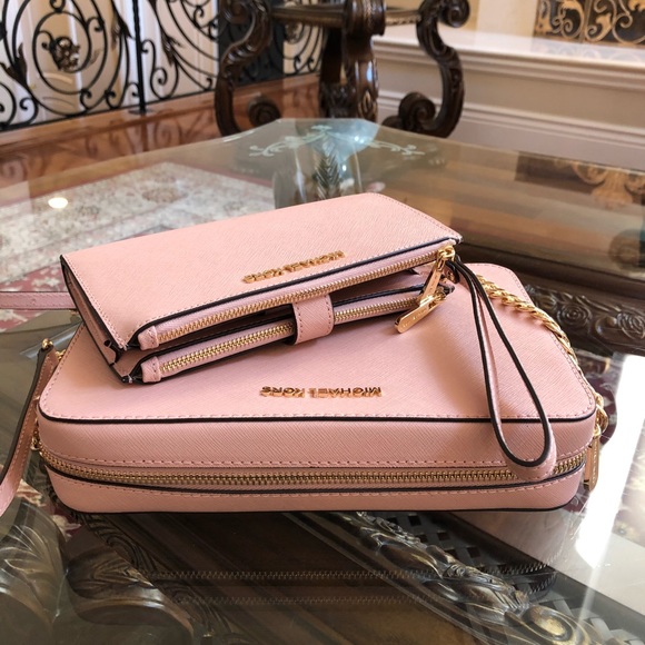 Michael Kors jet set crossbody& wallet set - Picture 3 of 8
